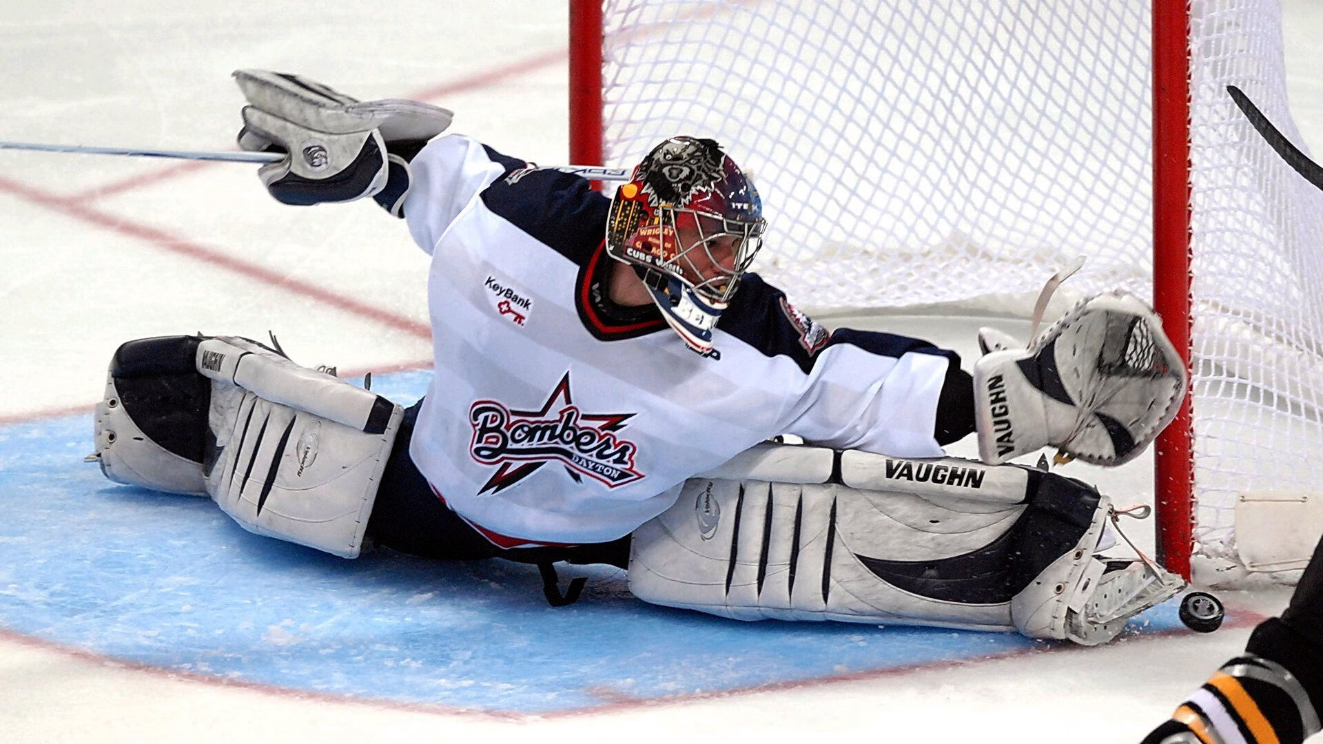 北京鸭后卫线发力带动整体进攻节奏,北京鸭队