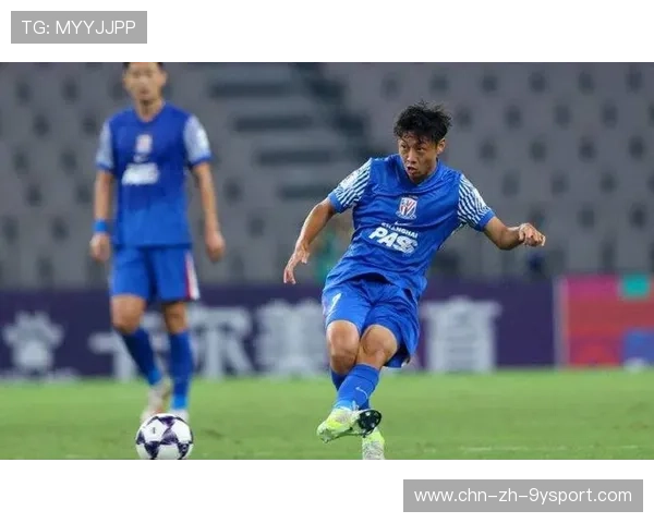 上海申花拉唐边路突破制造点球机会