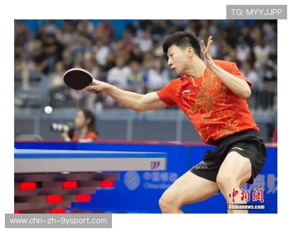 乒乓球滚网球幸运得分惹观众爆笑